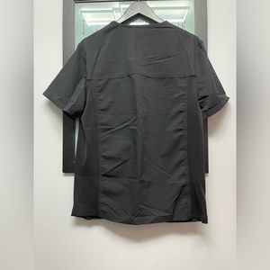 Dickie’s black scrub top